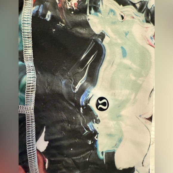 High Times Pigment Wave Multi Full-on Luon leggings, size 4 - Picture 3 of 5